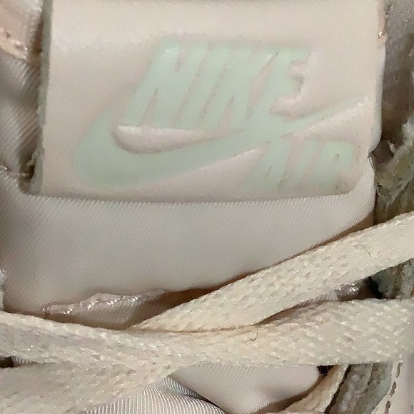 NIKE AIR JORDAN  1 Retro 555088 -801. Men’s US 9.5 - Picture 3 of 9